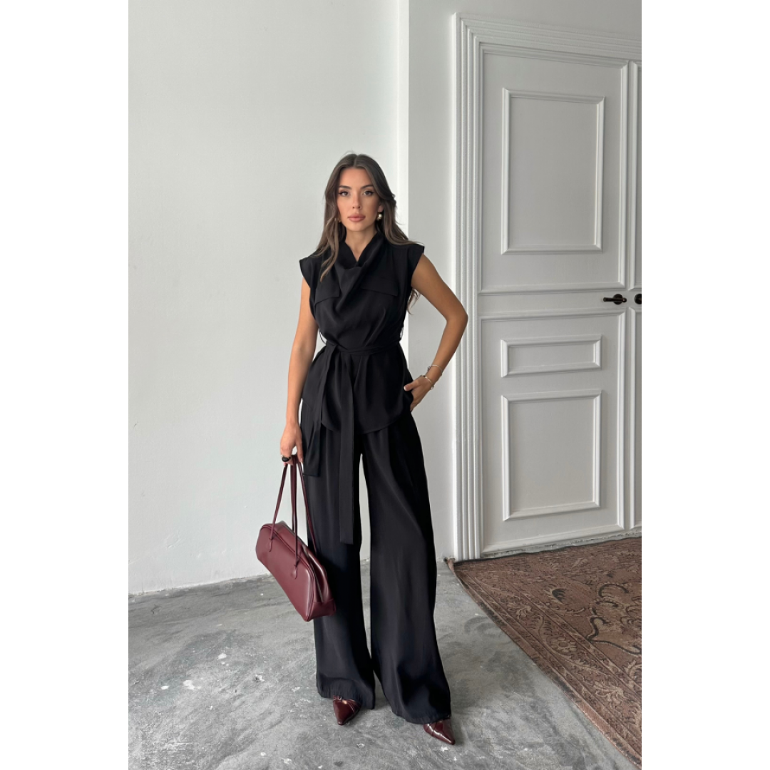 TENCEL MODAL KOLSUZ BLUZ KAPALI CEP DETAYLI DÖKÜMLÜ - PANTOLON TAKIM - Siyah 161855 TENCEL MODAL KOLSUZ BLUZ KAPALI CEP DETAYLI DÖKÜMLÜ - PANTOLON TAKIM - Siyah 161855