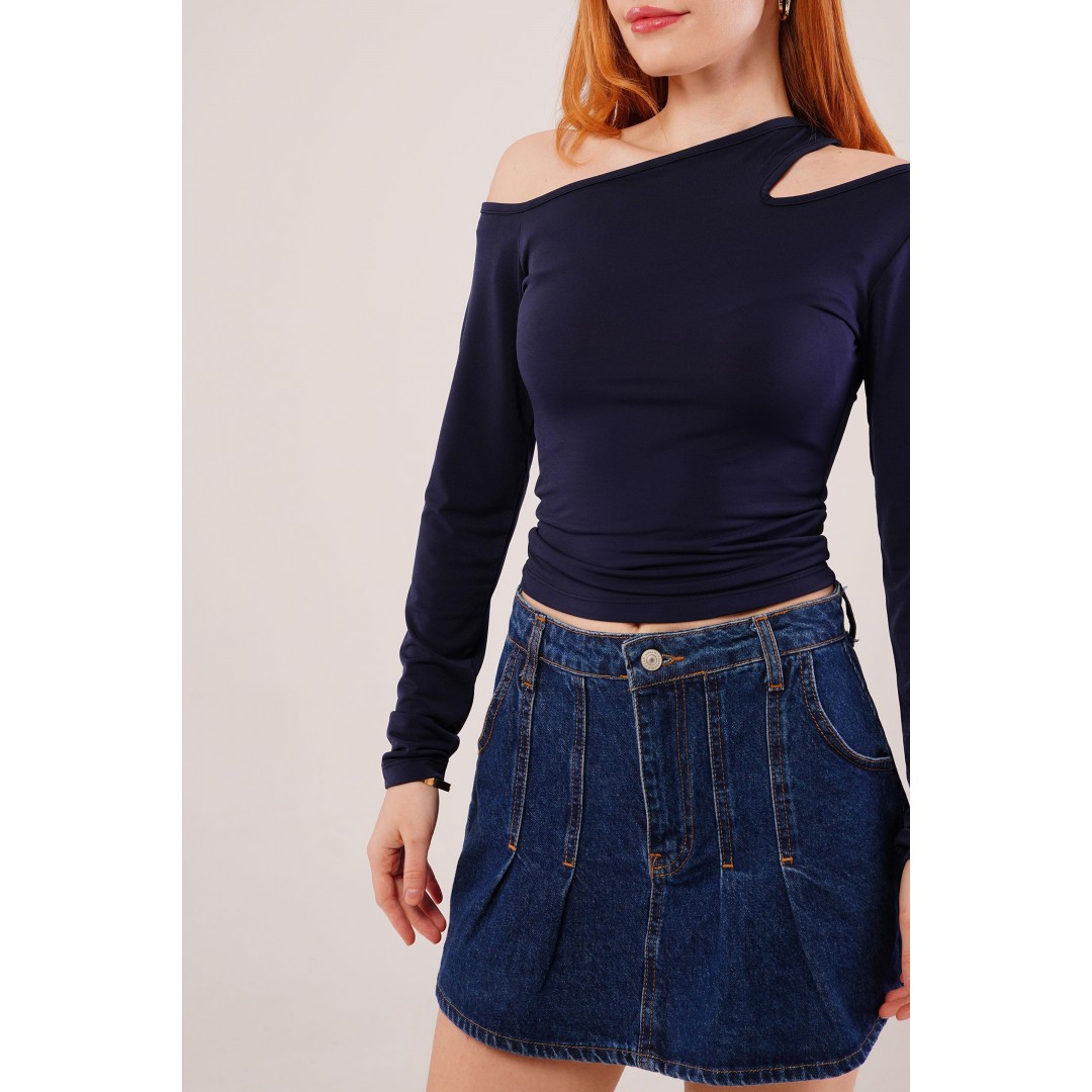 Omuz Dekolte Detaylı Lacivert Bluz 147552 Omuz Dekolte Detaylı Lacivert Bluz 147552