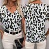 Kadın Kısa Kollu V Yaka Leopar Desen Krep Bluz - 108007 Kadın Kısa Kollu V Yaka Leopar Desen Krep Bluz - 108007