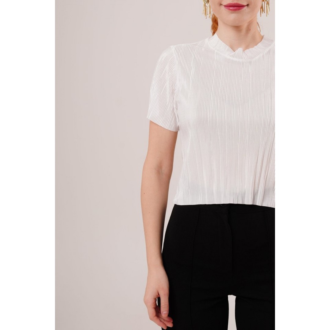Fitilli Kısa Kollu Parlak Beyaz Bluz 149585 Fitilli Kısa Kollu Parlak Beyaz Bluz 149585