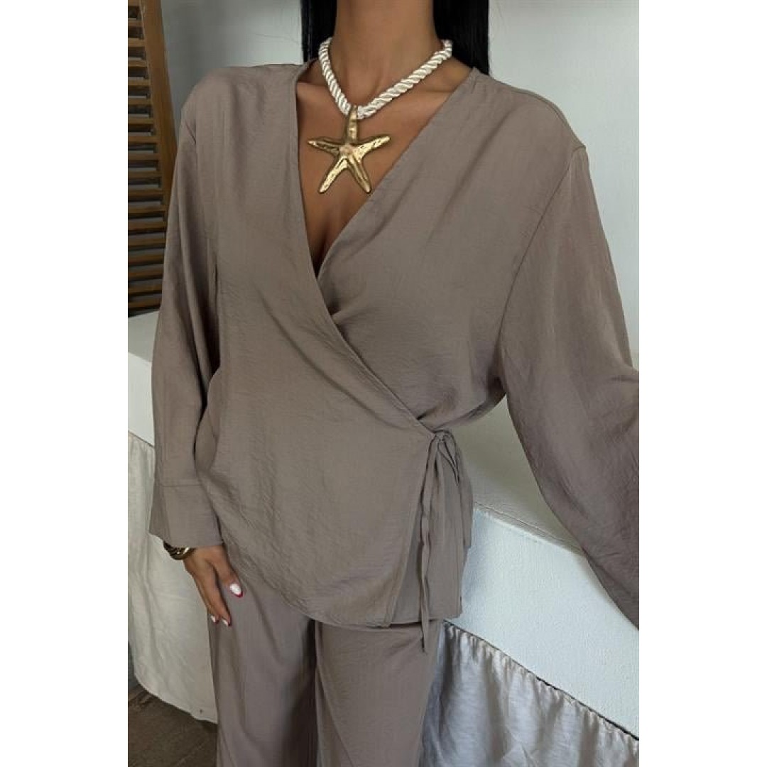 Kruvaze Model Klasik Pantolonlu Çupra Keten Takım 10191 159444 Kruvaze Model Klasik Pantolonlu Çupra Keten Takım 10191 159444