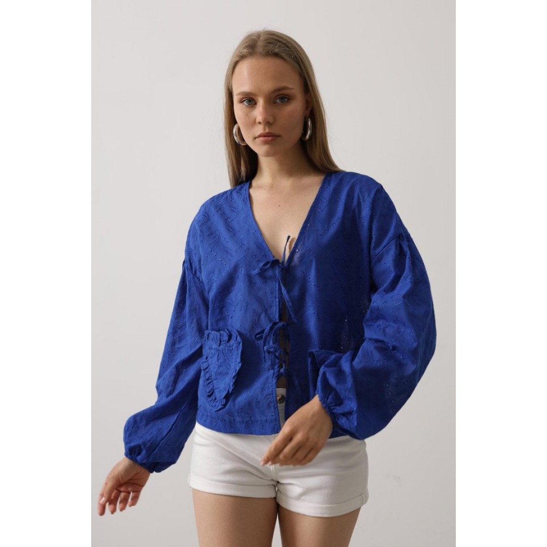 Kalp Detaylı Bağlamalı Brode Bluz - Saks - 161883 Kalp Detaylı Bağlamalı Brode Bluz - Saks - 161883