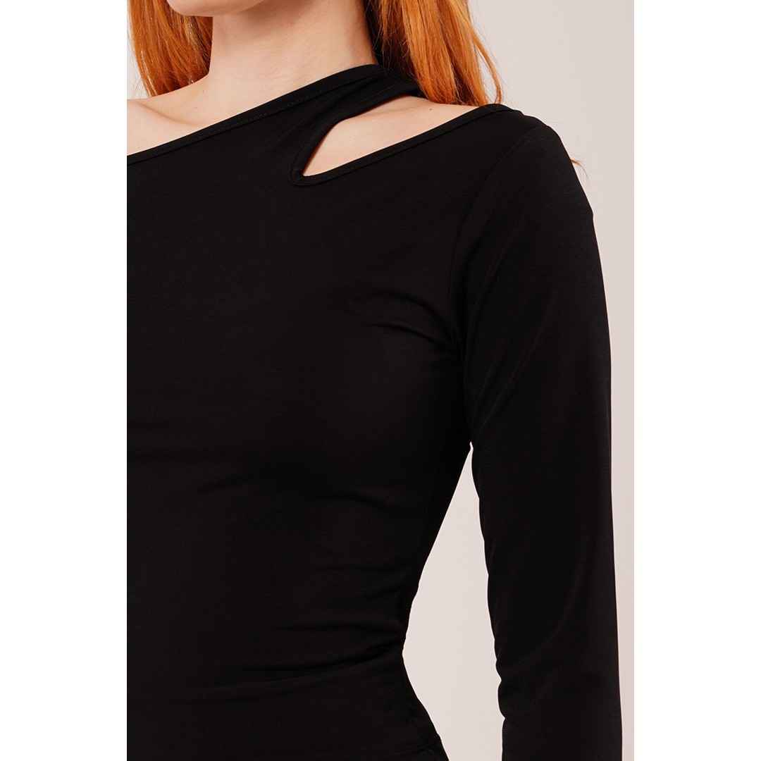 Omuz Dekolte Detaylı Siyah Bluz 147553 Omuz Dekolte Detaylı Siyah Bluz 147553