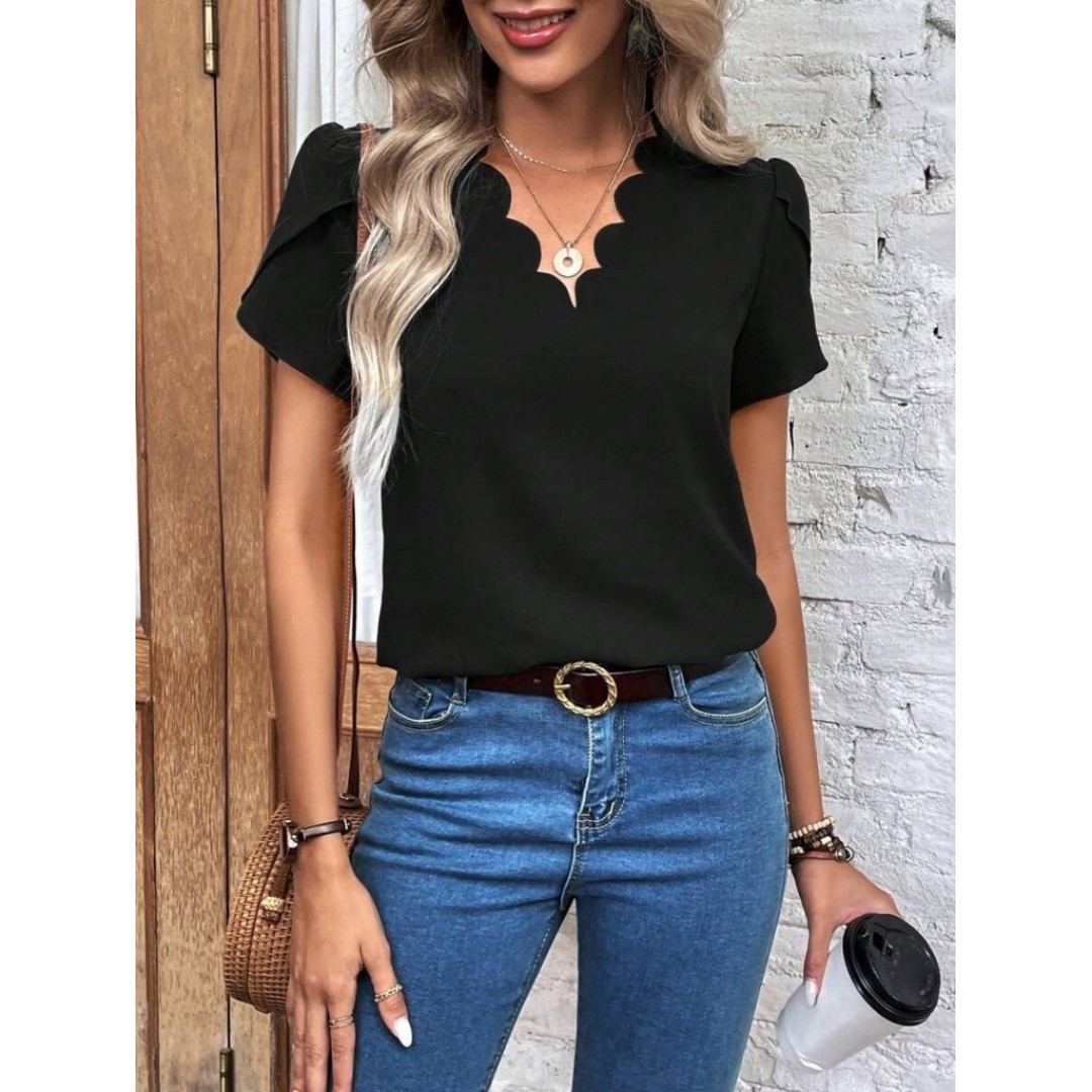 Kadın Kısa Kollu Lazer V Yakalı Ithal Krep Bluz 163627 Kadın Kısa Kollu Lazer V Yakalı Ithal Krep Bluz 163627