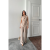 TENCEL MODAL KOLSUZ BLUZ KAPALI CEP DETAYLI DÖKÜMLÜ - PANTOLON TAKIM - Bej 161858 TENCEL MODAL KOLSUZ BLUZ KAPALI CEP DETAYLI DÖKÜMLÜ - PANTOLON TAKIM - Bej 161858
