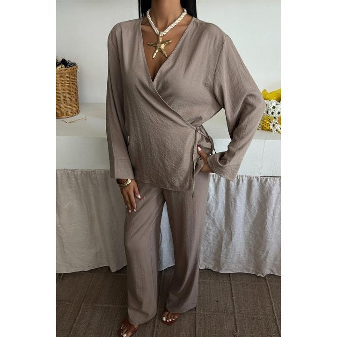 Kruvaze Model Klasik Pantolonlu Çupra Keten Takım 10191 159444 Kruvaze Model Klasik Pantolonlu Çupra Keten Takım 10191 159444