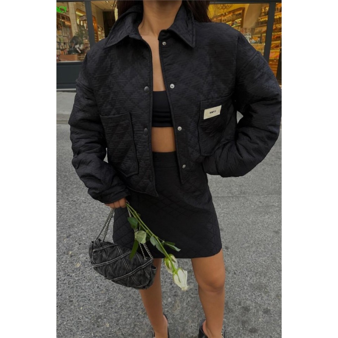 KAPİTONE CROP CEKET - ETEK TAKIM ARMA DETAYLI - Siyah 151696 KAPİTONE CROP CEKET - ETEK TAKIM ARMA DETAYLI - Siyah 151696