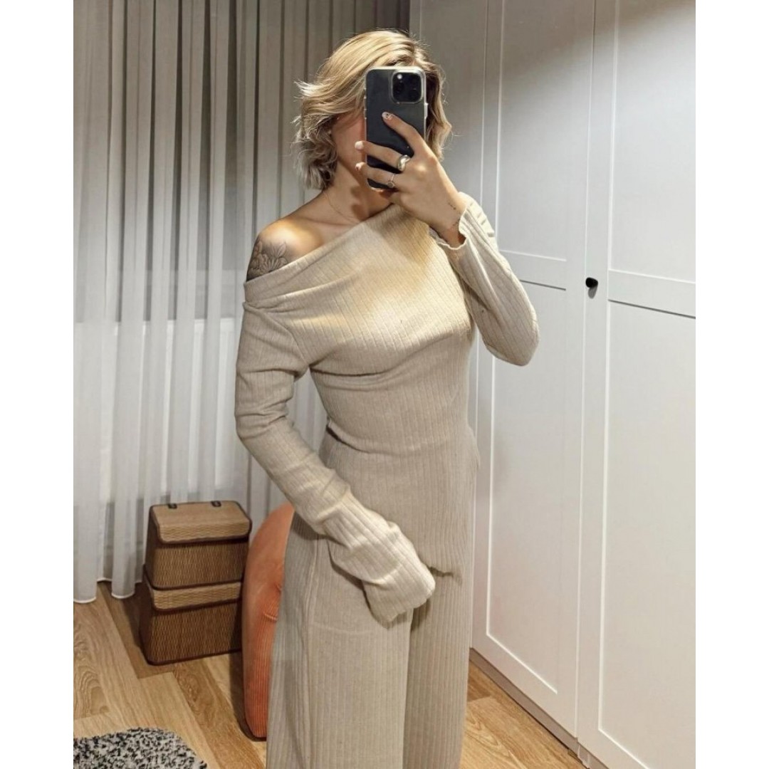 Kadın Uzun Kollu Omuzlardan Açık Asimetrik Kesim Kaşkorse Bluz Ve Pantolon Ikili Pantolon 137637 Kadın Uzun Kollu Omuzlardan Açık Asimetrik Kesim Kaşkorse Bluz Ve Pantolon Ikili Pantolon 137637