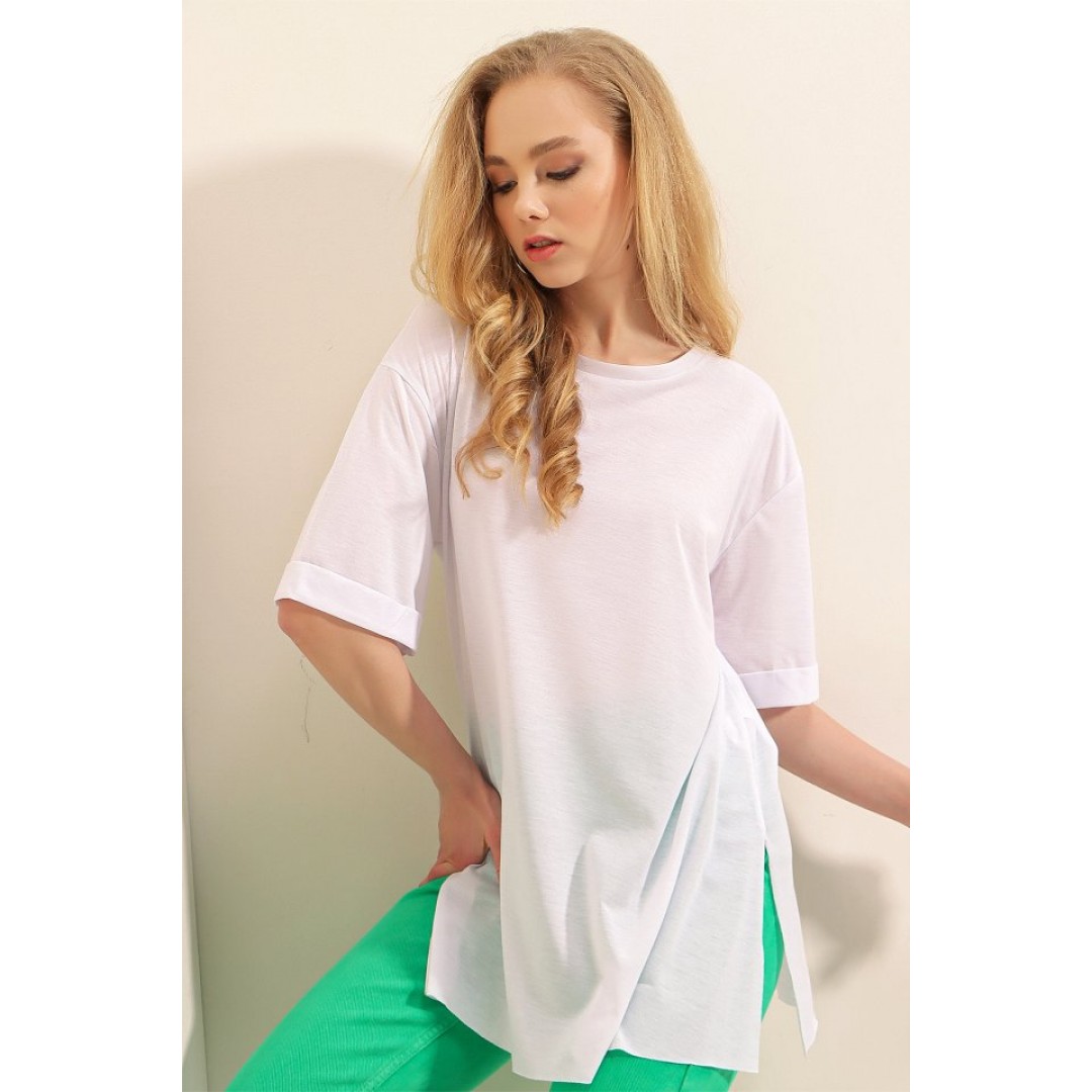 4123 Yırtmaçlı Oversize Tişört - Beyaz 144758 4123 Yırtmaçlı Oversize Tişört - Beyaz 144758