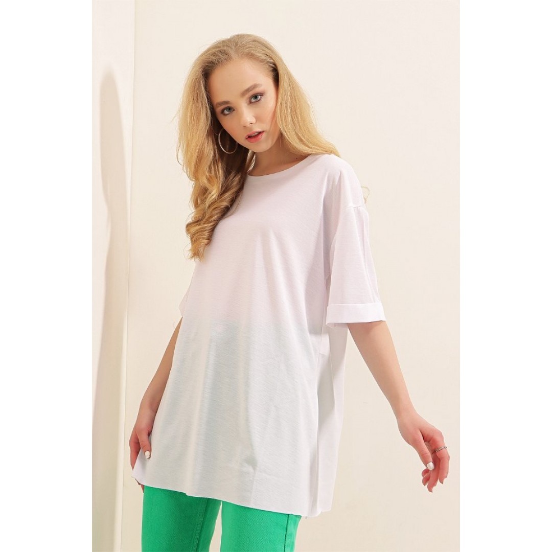 4123 Yırtmaçlı Oversize Tişört - Beyaz 144758 4123 Yırtmaçlı Oversize Tişört - Beyaz 144758