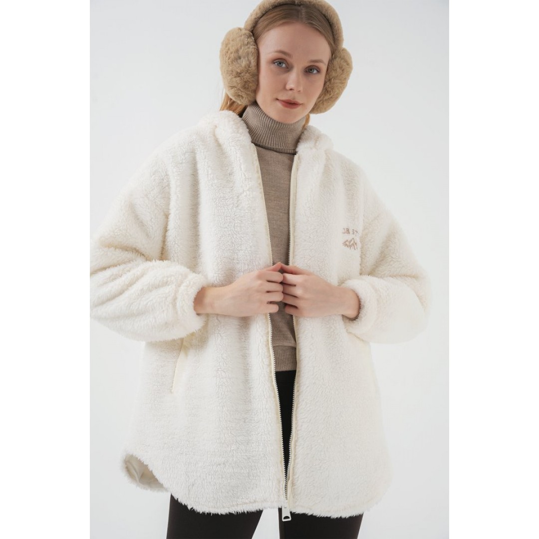 9102 Oversize Kapüşonlu Beyaz Peluş Kaban 144922 9102 Oversize Kapüşonlu Beyaz Peluş Kaban 144922