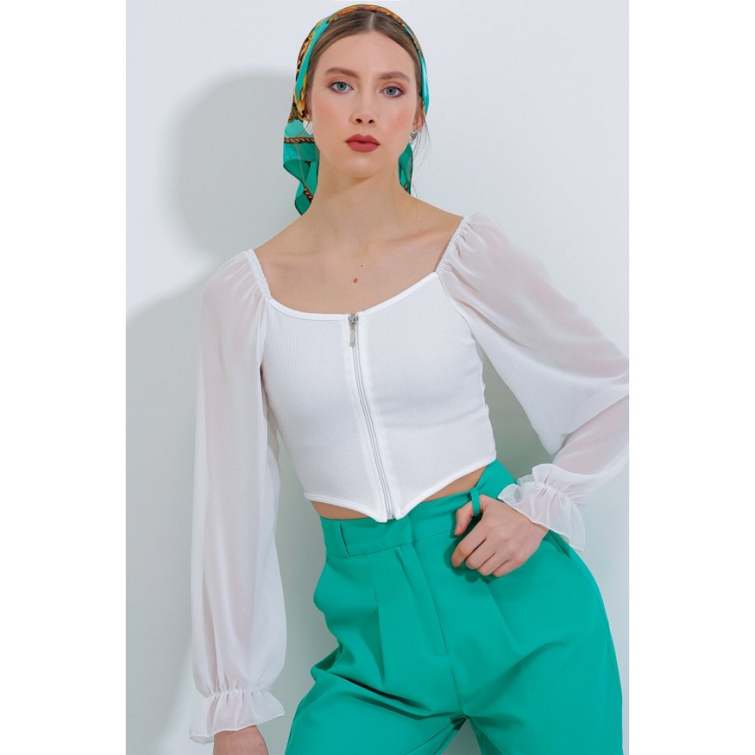 Beyaz Şifon Önü Fermuarlı Bluz 0496 - 145214 Beyaz Şifon Önü Fermuarlı Bluz 0496 - 145214