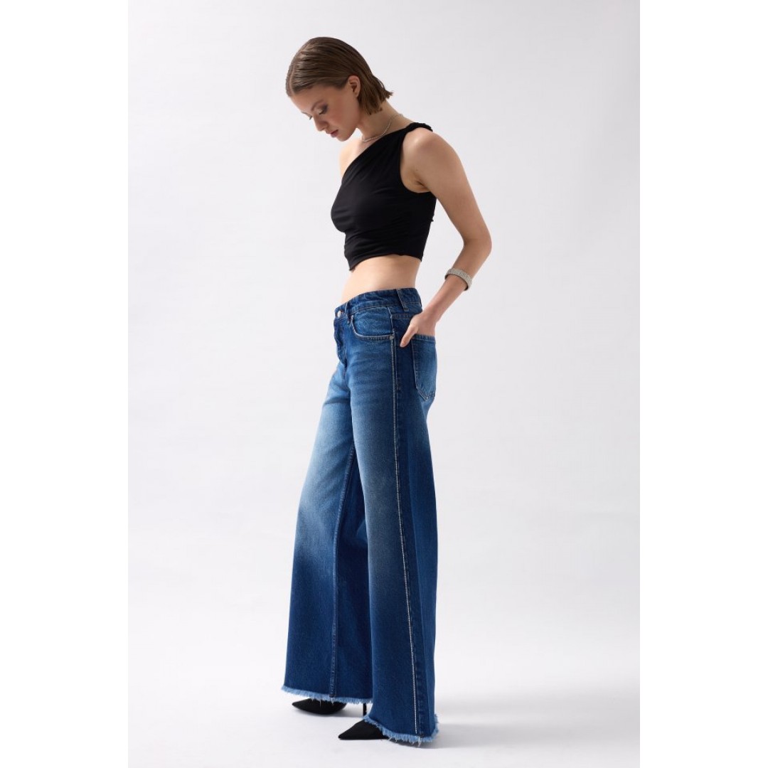 Taş Şerit Detaylı Jean