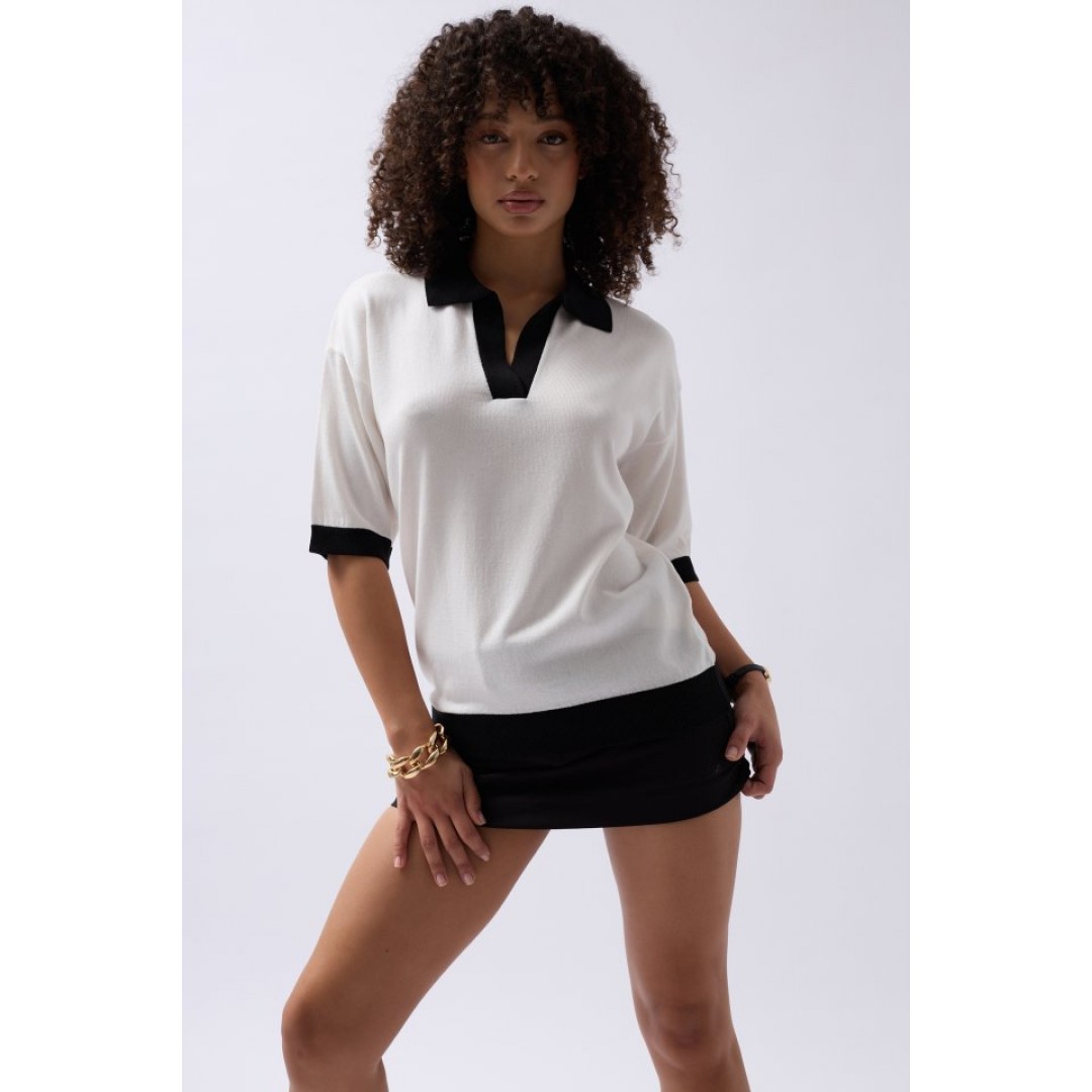 V Yaka Dokulu T-Shirt