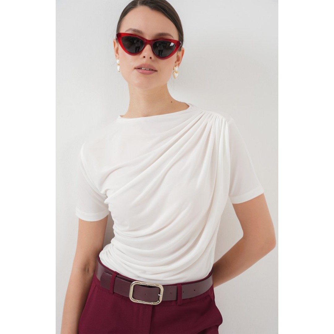 Büzgü Detaylı Kısa Kol Sandy Bluz 945 - Beyaz 150569 Büzgü Detaylı Kısa Kol Sandy Bluz 945 - Beyaz 150569