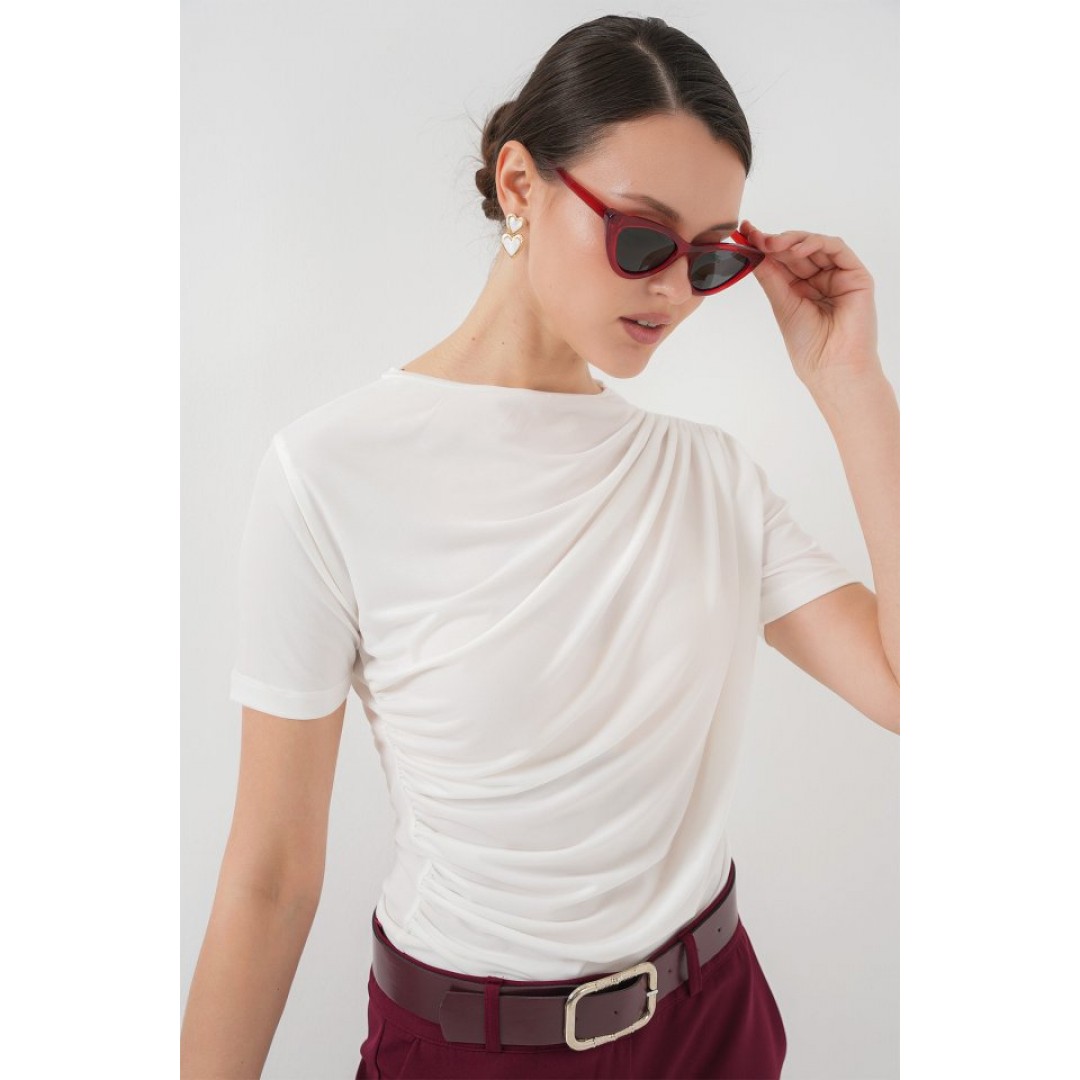 Büzgü Detaylı Kısa Kol Sandy Bluz 945 - Beyaz 150569 Büzgü Detaylı Kısa Kol Sandy Bluz 945 - Beyaz 150569