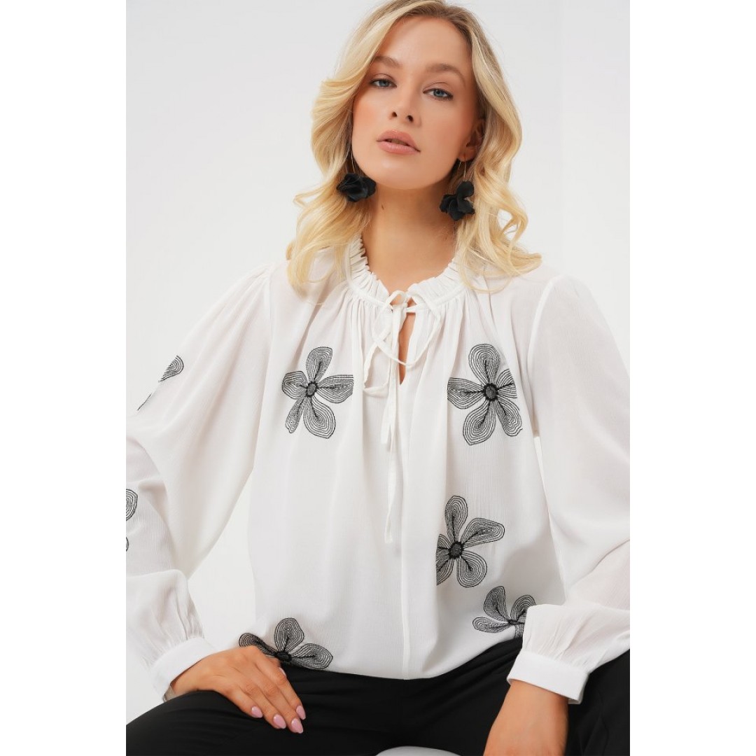 Uzun Kol Nakışlı Örme Bluz 951 - Beyaz 161805 Uzun Kol Nakışlı Örme Bluz 951 - Beyaz 161805