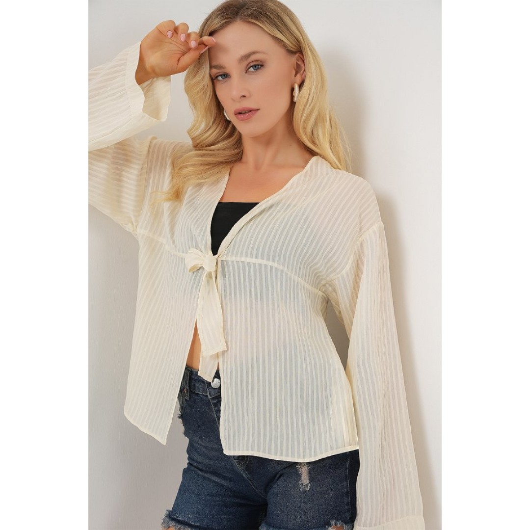 Önü Bağcıklı Bluz 952 - Krem 163609 Önü Bağcıklı Bluz 952 - Krem 163609