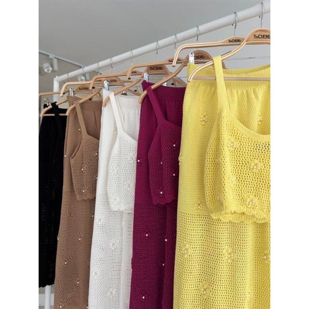 İnci Ve Çiçek Detaylı Büstiyerli Triko Takım 10100 159118 İnci Ve Çiçek Detaylı Büstiyerli Triko Takım 10100 159118