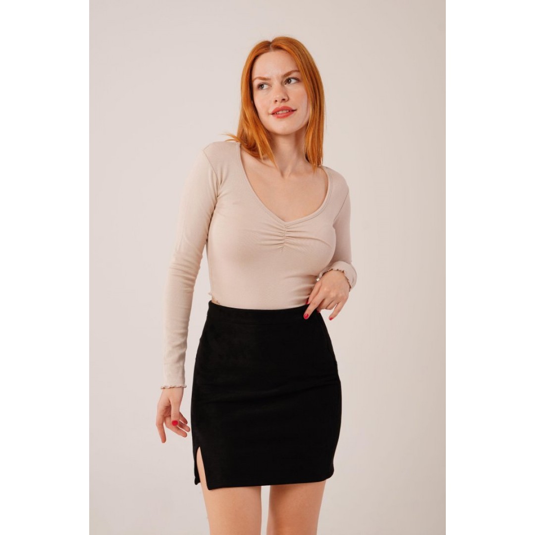 Geniş Yaka Krem Basic Body Bluz