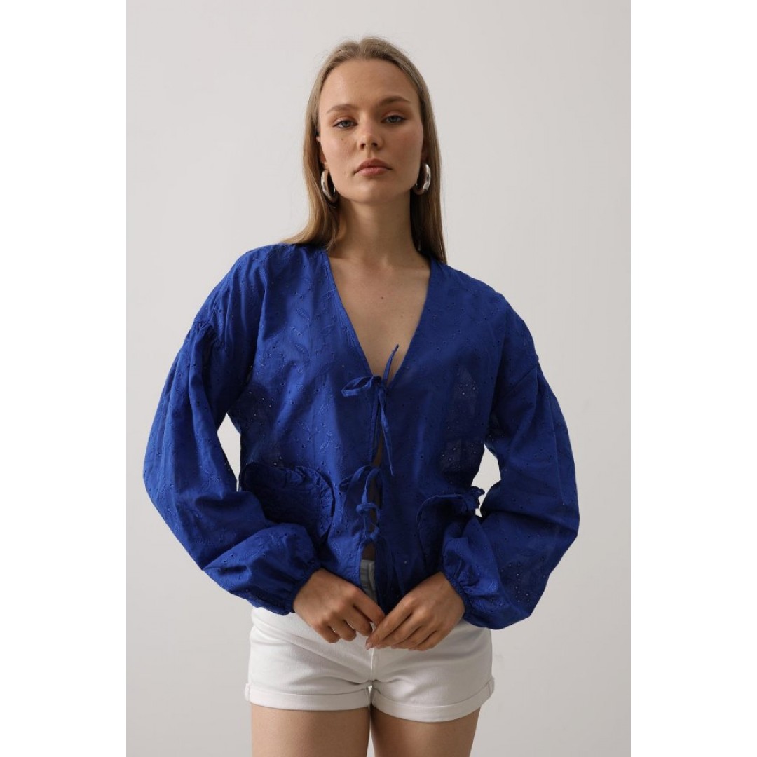 Kalp Detaylı Bağlamalı Brode Bluz - Saks - 161883 Kalp Detaylı Bağlamalı Brode Bluz - Saks - 161883