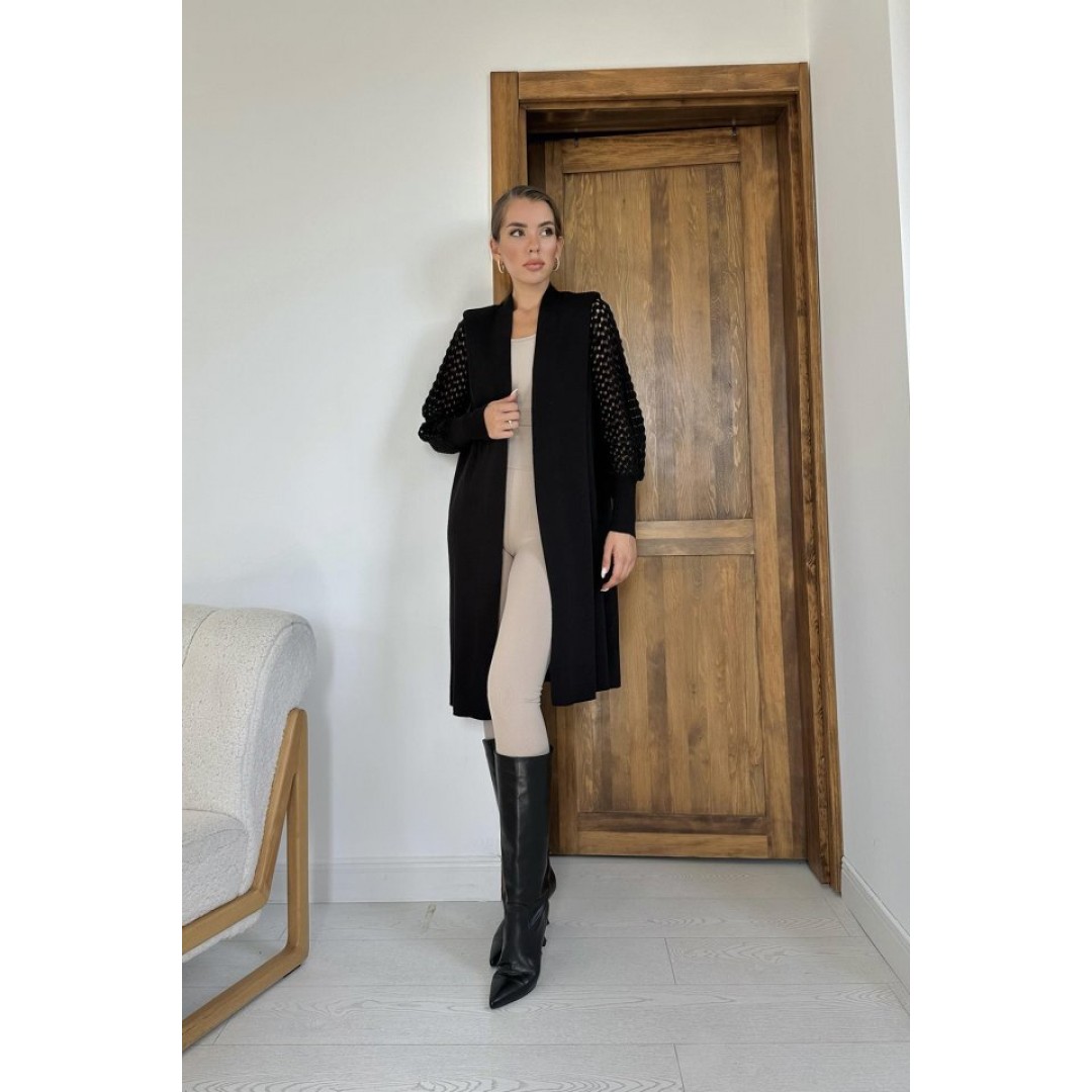 Siyah Kolları Örgülü Triko Hırka