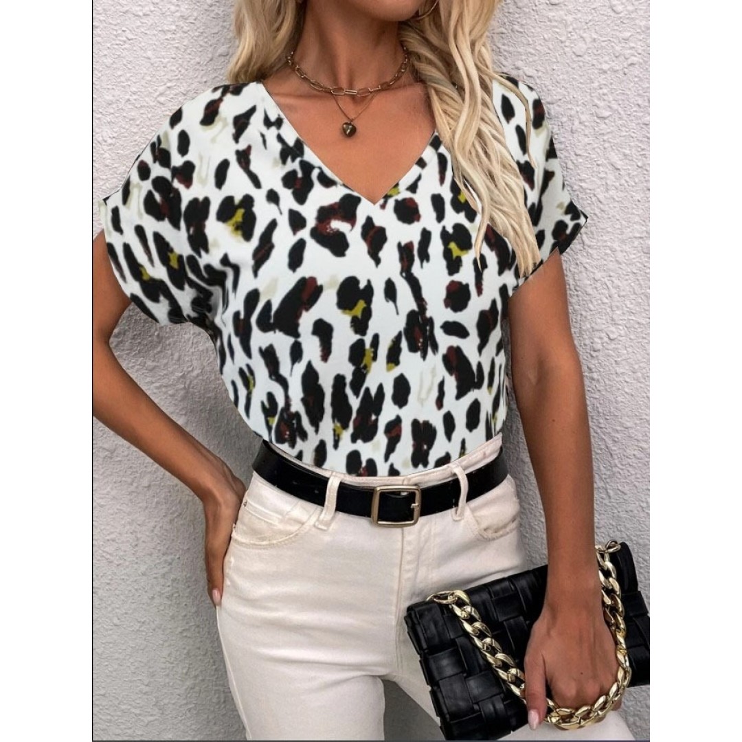 Kadın Kısa Kollu V Yaka Leopar Desen Krep Bluz - 108007 Kadın Kısa Kollu V Yaka Leopar Desen Krep Bluz - 108007