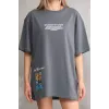 Unisex Bisiklet Yaka Baskılı Oversize T-Shirt - Gri - 103401 Unisex Bisiklet Yaka Baskılı Oversize T-Shirt - Gri - 103401