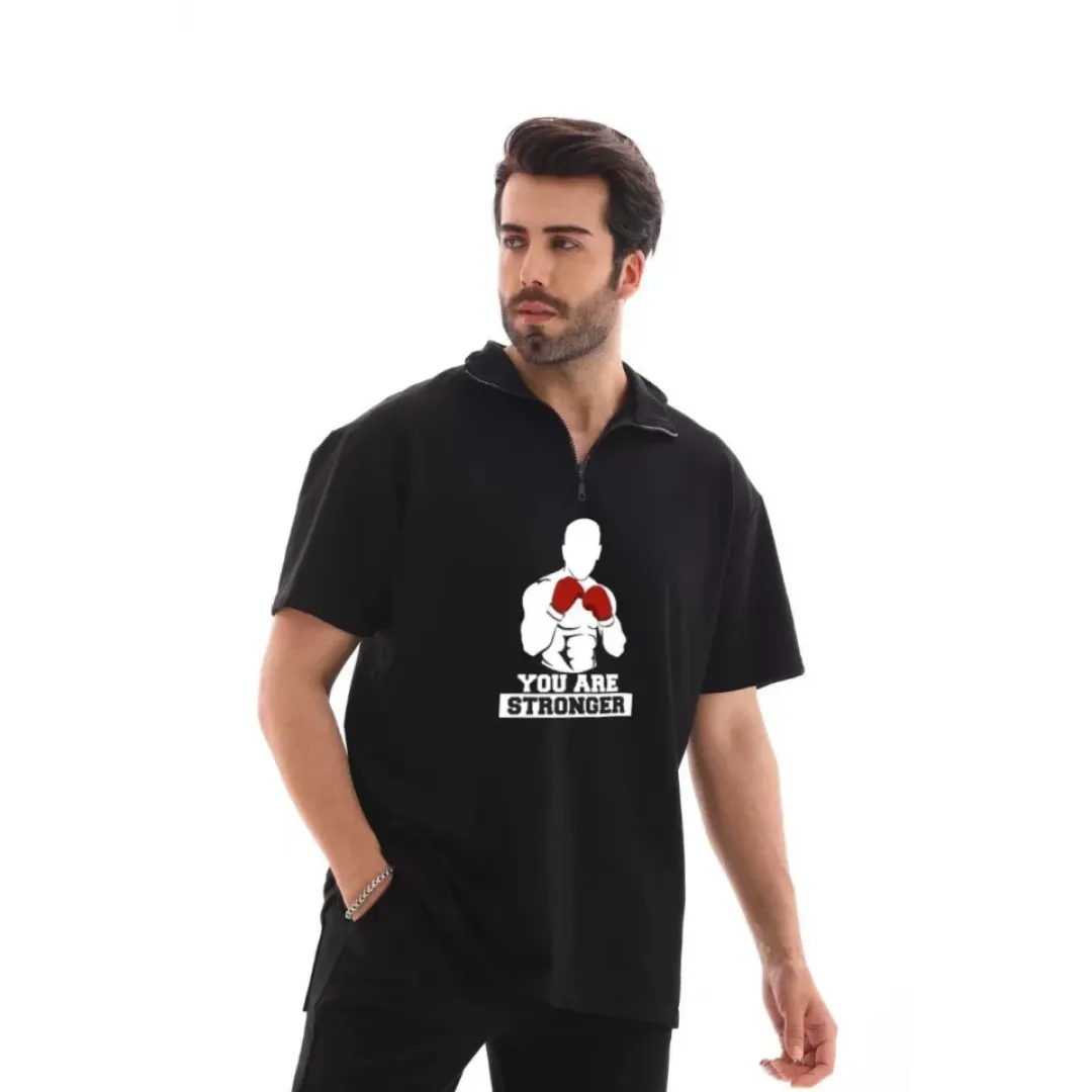 Unisex Yarım Fermuarlı Oversize Baskılı T-Shirt - Siyah - 119420 Unisex Yarım Fermuarlı Oversize Baskılı T-Shirt - Siyah - 119420