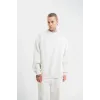 Unisex Uzun Kol Bisiklet Yaka Yıkamalı SweatShirt - Beyaz - 130421 Unisex Uzun Kol Bisiklet Yaka Yıkamalı SweatShirt - Beyaz - 130421
