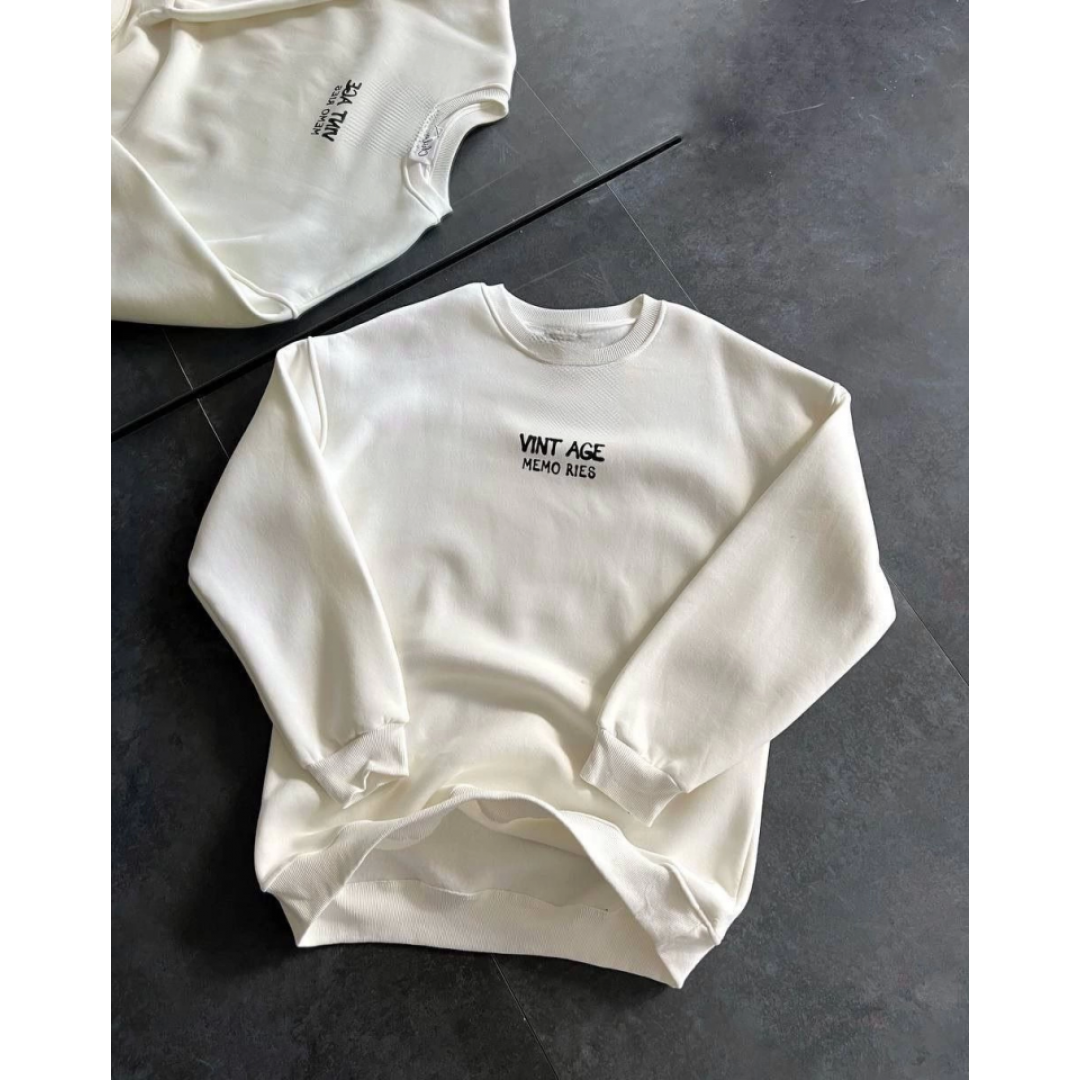 Bisiklet Yaka Üç İplik Baskılı Oversize SweatShirt - Beyaz - 131699 Bisiklet Yaka Üç İplik Baskılı Oversize SweatShirt - Beyaz - 131699