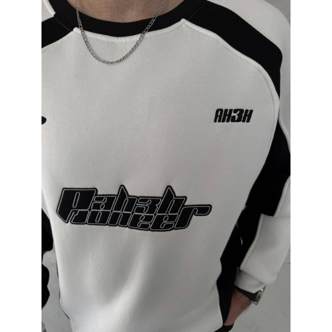 Kışlık Nakış İşlemeli Bisiklet Yaka Parçalı SweatShirt - Beyaz 134493 Kışlık Nakış İşlemeli Bisiklet Yaka Parçalı SweatShirt - Beyaz 134493