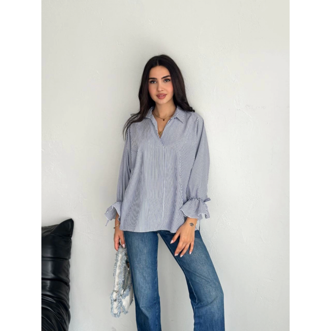 Arkası Asimetrik Yırtmaç Kesim Detaylı Cizgili Bluz Gömlek - Füme - 153743 Arkası Asimetrik Yırtmaç Kesim Detaylı Cizgili Bluz Gömlek - Füme - 153743