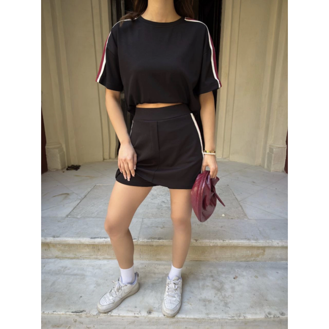 Osy Modal Yumuşak Dokulu Kumaş Parçalı Bisiklet Yaka T-shirt Mini Şortlu Etek İkili Takım - Siyah 161839 Osy Modal Yumuşak Dokulu Kumaş Parçalı Bisiklet Yaka T-shirt Mini Şortlu Etek İkili Takım - Siyah 161839
