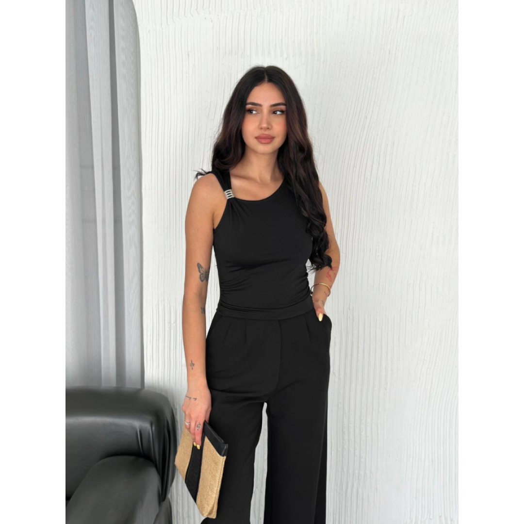 Osy Modal Yumuşak Dokulu Kumaş Bisiklet Yaka Sıfır Kol Bluz Omuz Toka Aksesuar Detaylı - Siyah - 162342 Osy Modal Yumuşak Dokulu Kumaş Bisiklet Yaka Sıfır Kol Bluz Omuz Toka Aksesuar Detaylı - Siyah - 162342