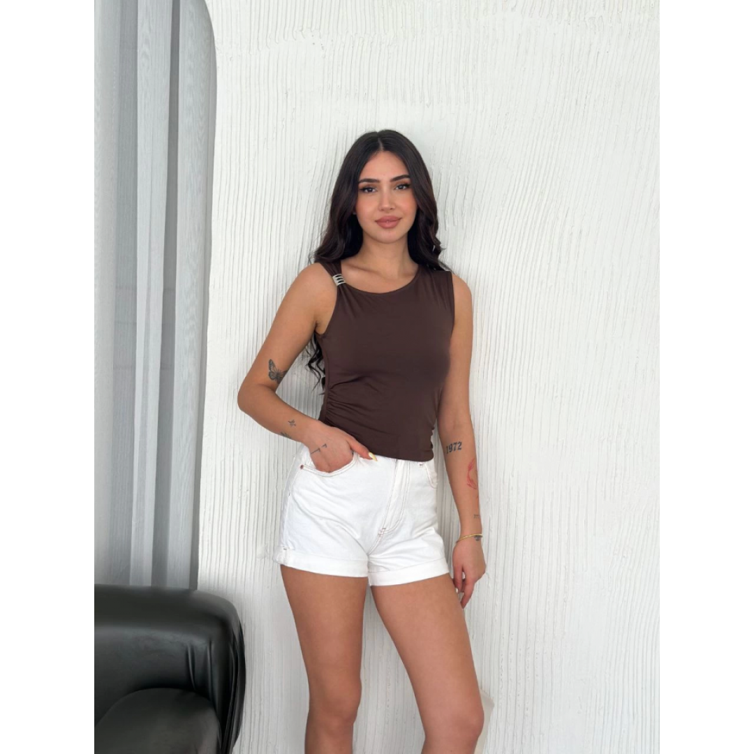 Osy Modal Yumuşak Dokulu Kumaş Bisiklet Yaka Sıfır Kol Bluz Omuz Toka Aksesuar Detaylı - Kahverengi 162346 Osy Modal Yumuşak Dokulu Kumaş Bisiklet Yaka Sıfır Kol Bluz Omuz Toka Aksesuar Detaylı - Kahverengi 162346