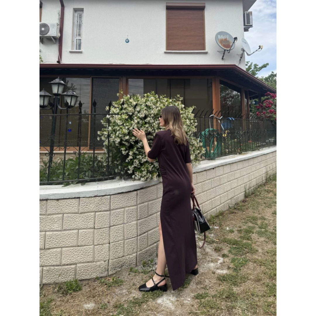 Kısa Kollu Uzun Yandan Yırtmaçlı Elbise - Kahverengi 162892