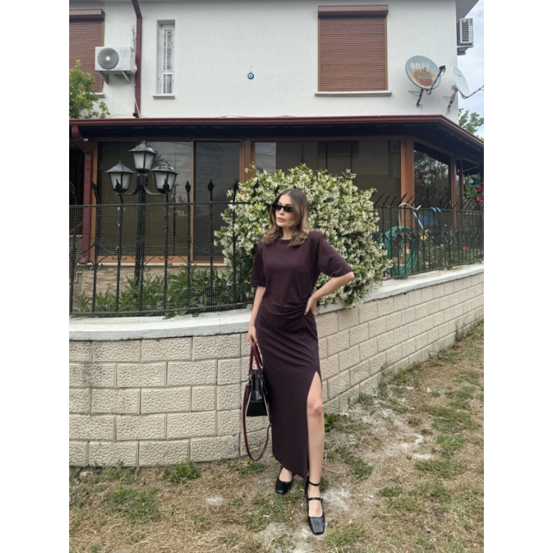 Kısa Kollu Uzun Yandan Yırtmaçlı Elbise - Kahverengi 162892
